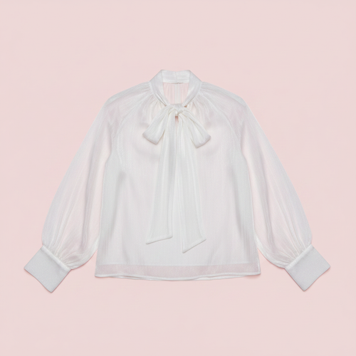 Blusa blanca producto solo fondo rosa