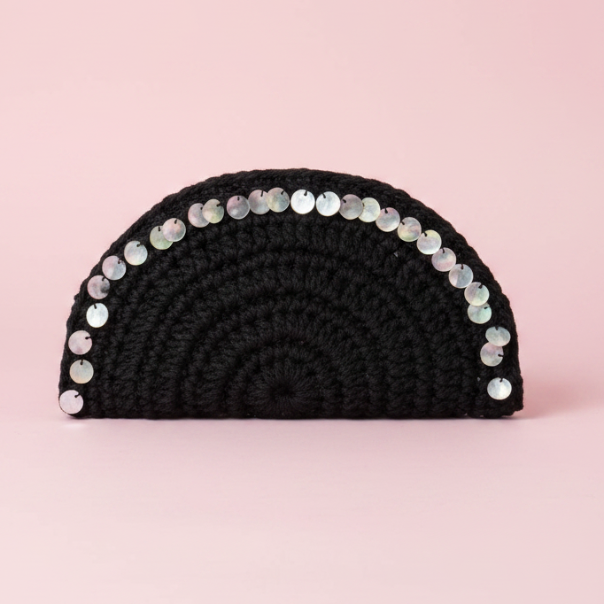 Clutch Ébano - Fondo rosa