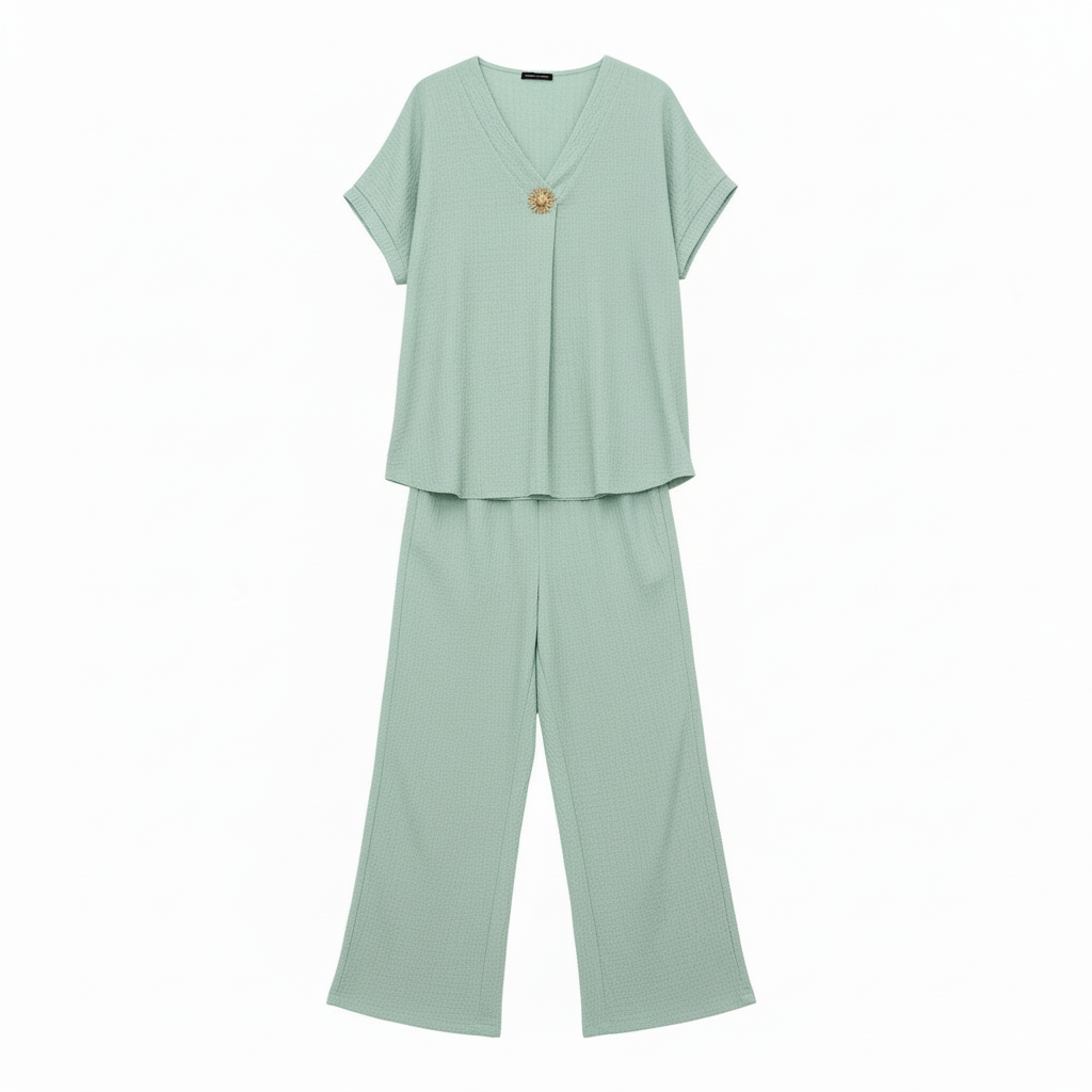 Conjunto verde menta fondo blanco