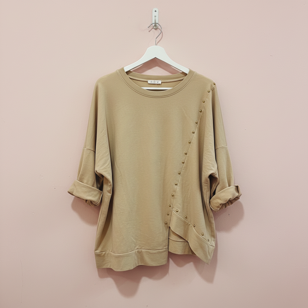 Top Beige con Tachuelas