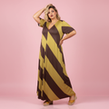 Vestido Cacao - Modelo Paqui fondo rosa